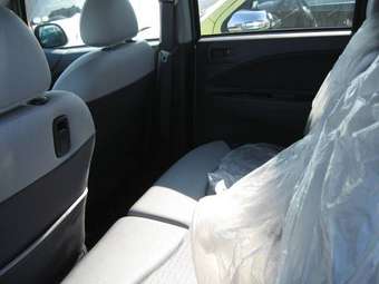 2004 Mitsubishi Colt Pictures