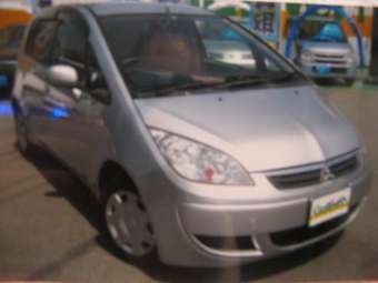 2004 Mitsubishi Colt Images