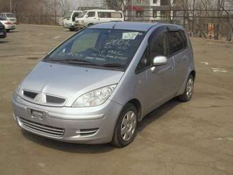 2004 Mitsubishi Colt Pictures