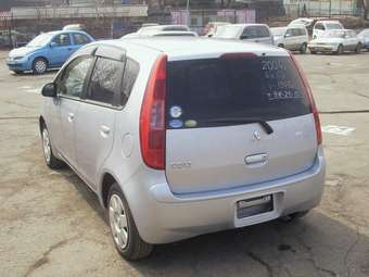 2004 Mitsubishi Colt Pictures