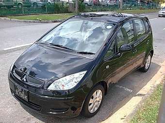 2004 Mitsubishi Colt Photos