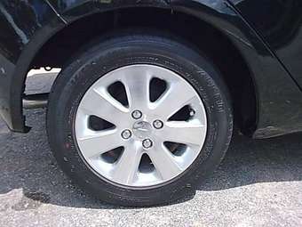 2004 Mitsubishi Colt Pictures