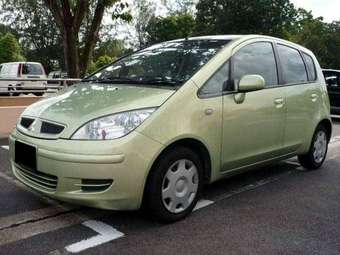 2004 Mitsubishi Colt Images