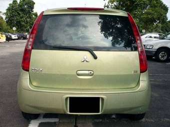 2004 Mitsubishi Colt Pics