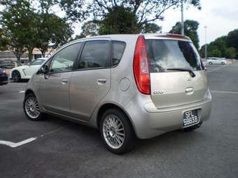 2004 Mitsubishi Colt Photos