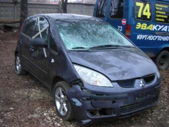 2004 Mitsubishi Colt Photos