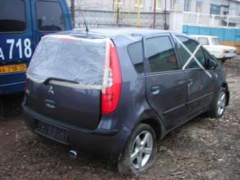 2004 Mitsubishi Colt Photos
