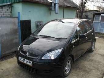 2004 Mitsubishi Colt Photos