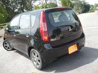 2004 Mitsubishi Colt Pictures