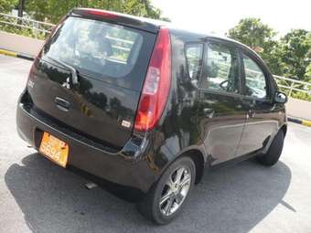 2004 Mitsubishi Colt Photos