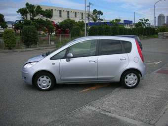 2004 Mitsubishi Colt Pics