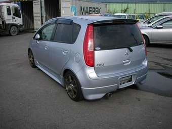 2004 Mitsubishi Colt Images