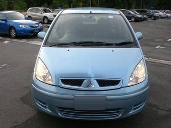 2004 Mitsubishi Colt Images