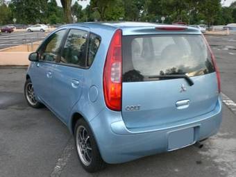 2004 Mitsubishi Colt Pictures