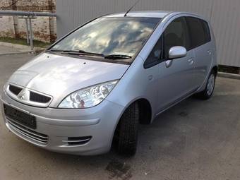 2004 Mitsubishi Colt Photos