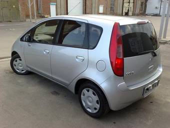 2004 Mitsubishi Colt Photos