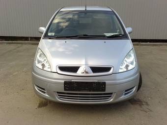2004 Mitsubishi Colt Pictures
