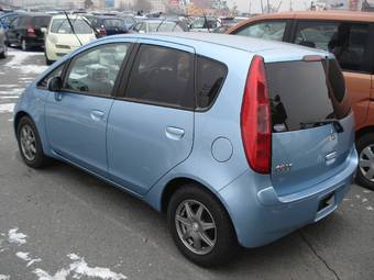 2004 Mitsubishi Colt Photos