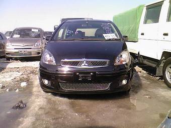 2004 Mitsubishi Colt Photos