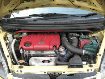 2004 Mitsubishi Colt Images