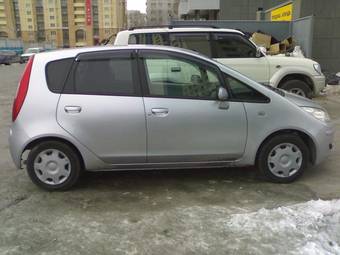2004 Mitsubishi Colt Photos
