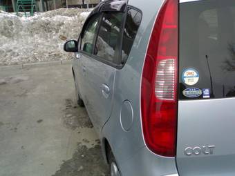 2004 Mitsubishi Colt Pictures