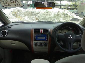 2004 Mitsubishi Colt Photos