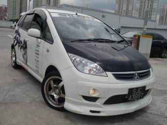 2004 Mitsubishi Colt Pictures