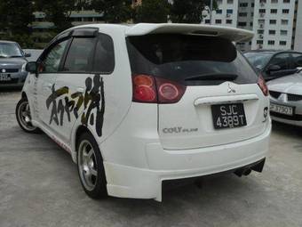 2004 Mitsubishi Colt Photos