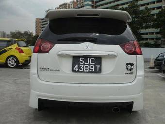 2004 Mitsubishi Colt Photos