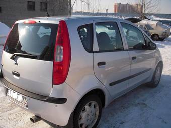 2004 Mitsubishi Colt Photos