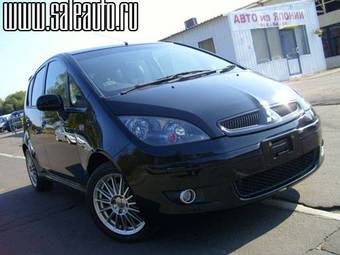 2004 Mitsubishi Colt Pictures