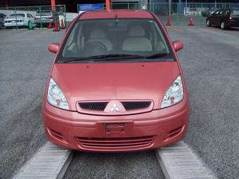 2004 Mitsubishi Colt Pics