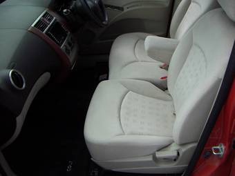 2004 Mitsubishi Colt Pictures