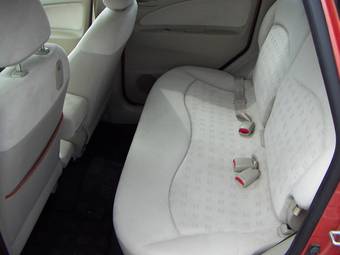 2004 Mitsubishi Colt Photos