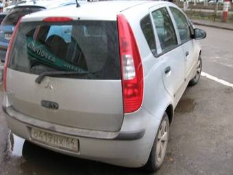 2004 Mitsubishi Colt Photos