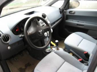 2004 Mitsubishi Colt Photos