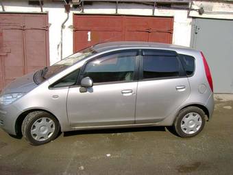 2004 Mitsubishi Colt Pictures