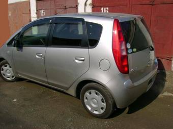 2004 Mitsubishi Colt Photos