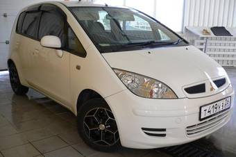 2004 Mitsubishi Colt Photos