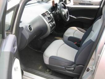 2004 Mitsubishi Colt Pictures