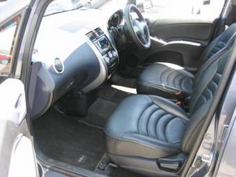 2004 Mitsubishi Colt Pictures