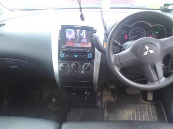 2004 Mitsubishi Colt Photos