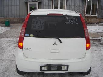 2004 Mitsubishi Colt Photos