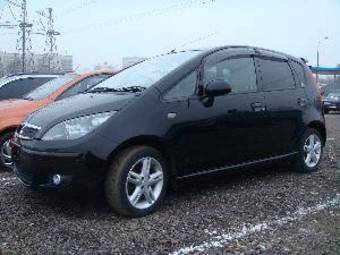 2004 Mitsubishi Colt Pictures