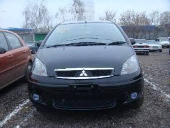 2004 Mitsubishi Colt Photos