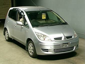 2004 Mitsubishi Colt Images