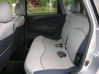 2004 Mitsubishi Colt Images