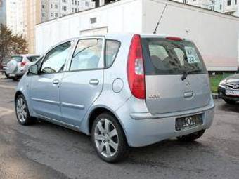 2004 Mitsubishi Colt Photos