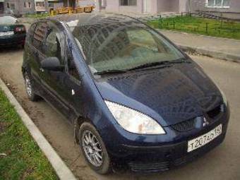 2004 Mitsubishi Colt Pictures